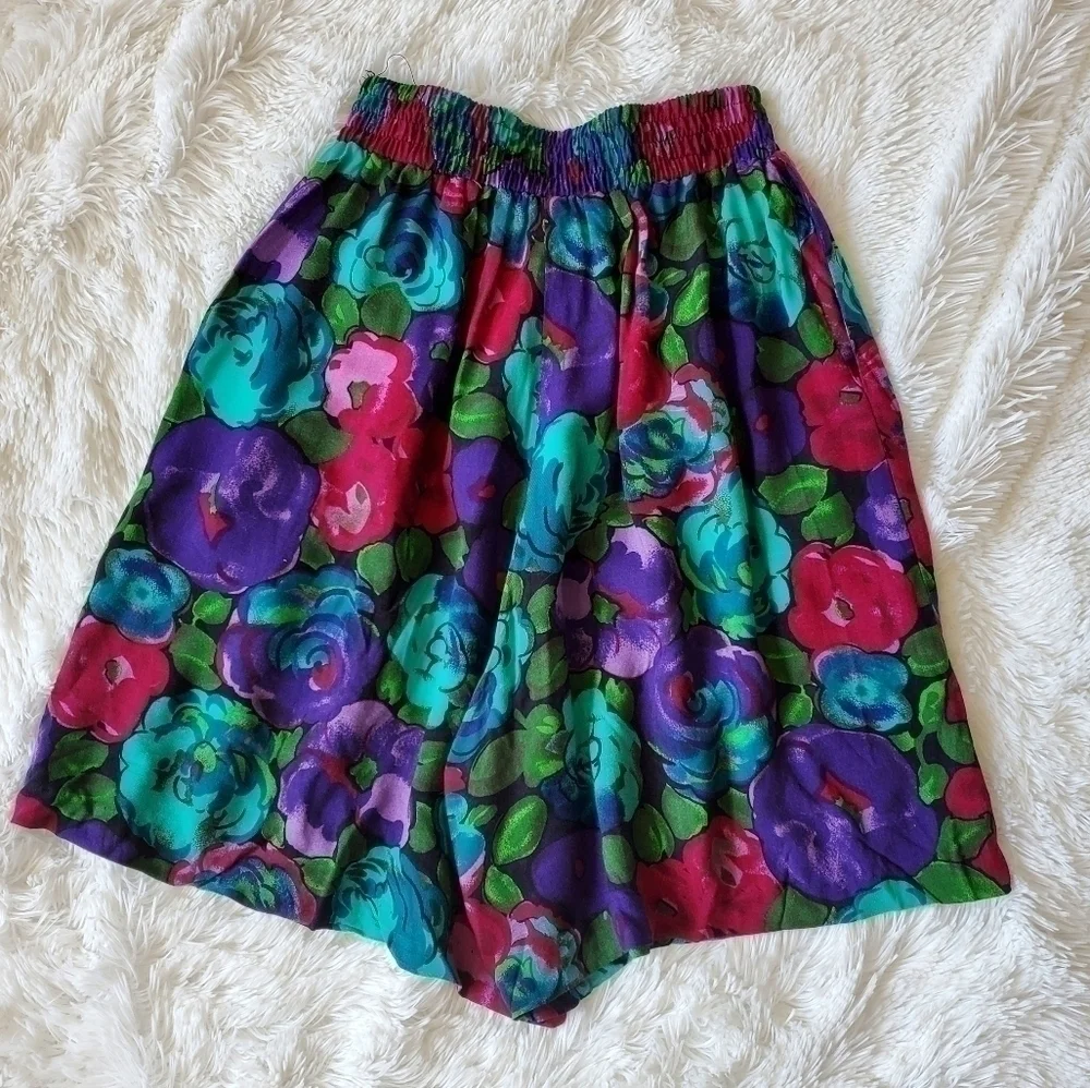 90's Vintage Retro Floral High Rise Baggy Shorts Sz. S